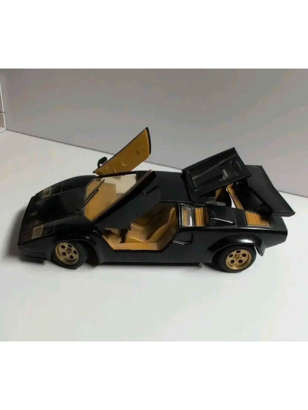 Black Lamborghini Countach 1/24 1:24 Revell G. M. B. H. 1988 Rare Vintage